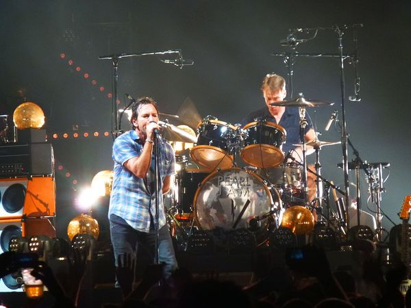 Pearl Jam - "Alive"